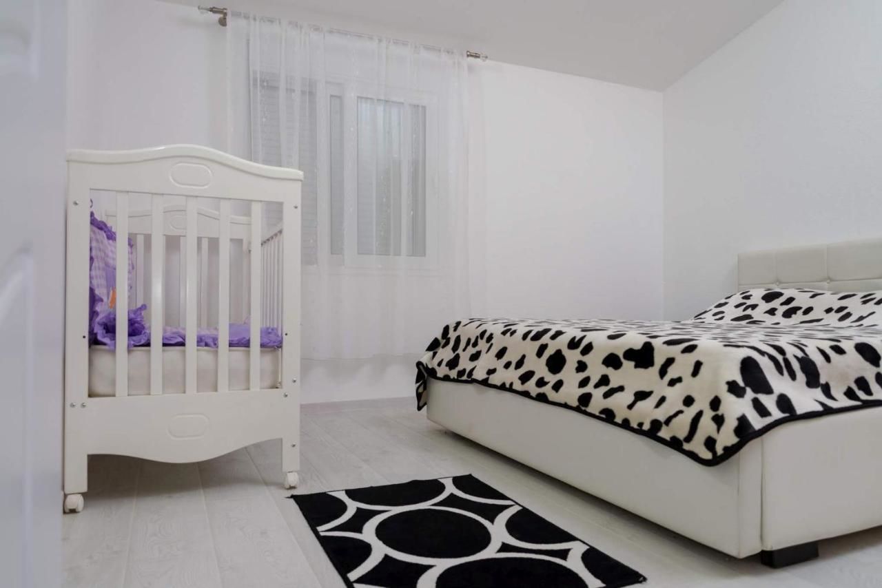 Апартаменты Apartman Mona Подгорица