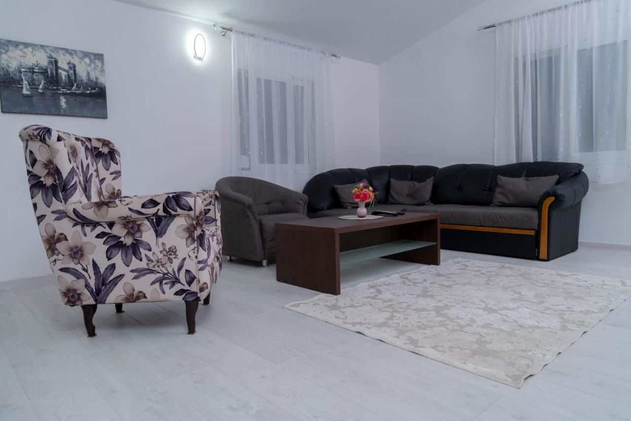 Апартаменты Apartman Mona Подгорица